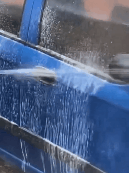 Hidrolavadora Alta Presión Inalámbrica Portátil Hidrojet Color Negro.