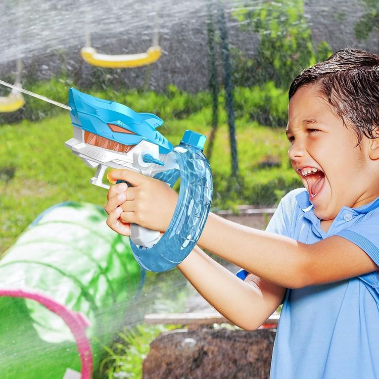 Pistola de agua eléctrica recargable con forma de tiburón.